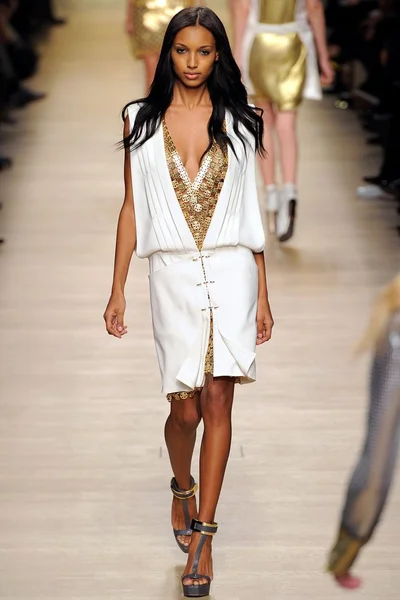 Look 32